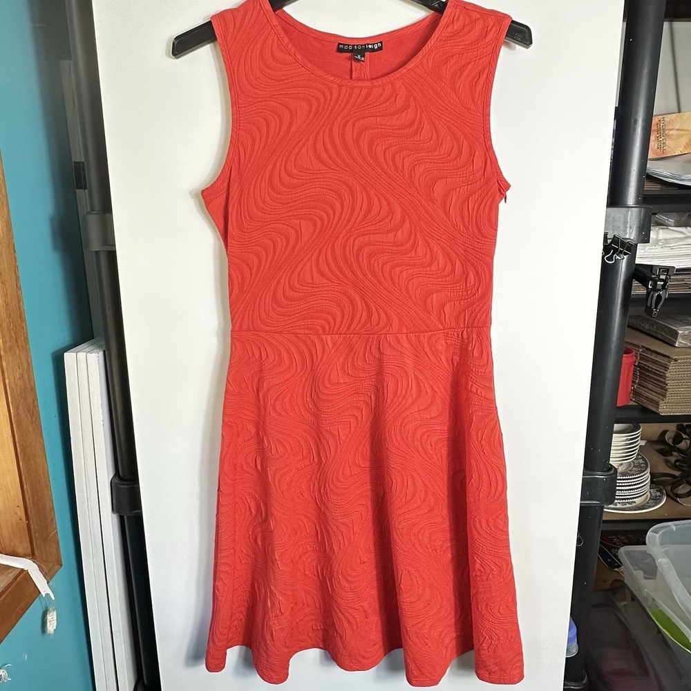 Madison Leigh Womens Size 12 Red Textured Fit Flare Dress Cutout Back Excellent